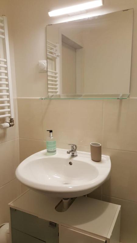 One-Bedroom Apartment image 3