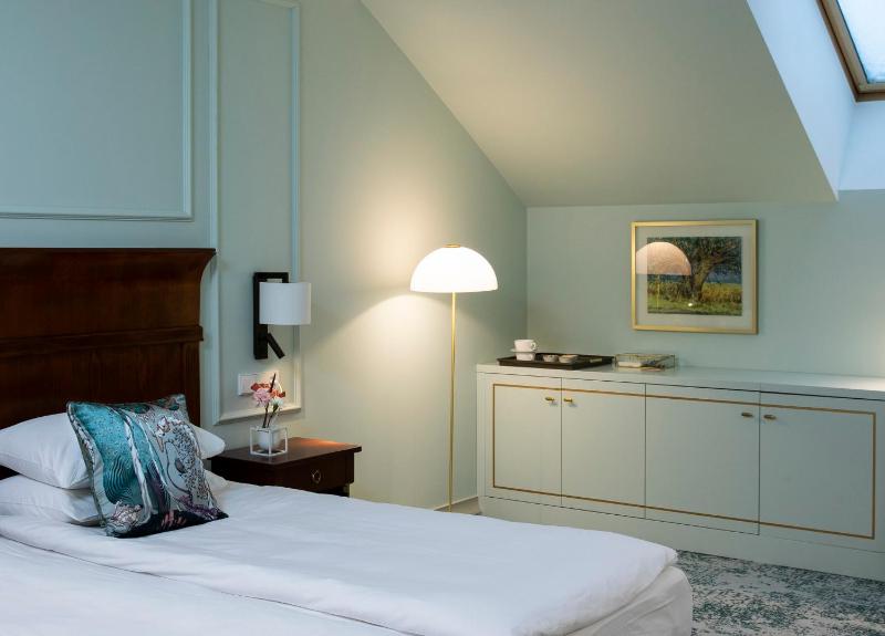 Deluxe Double/Twin Room image 3