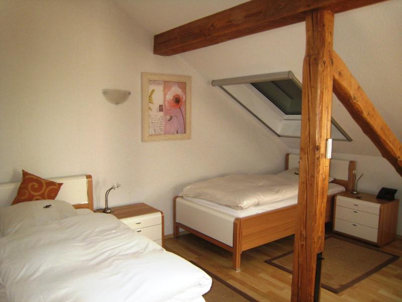 Twin Room image 2