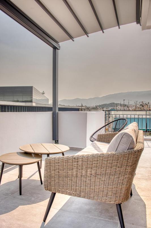 Cozy Deck Roof Apt at the Foothills of Acropolis - image 16