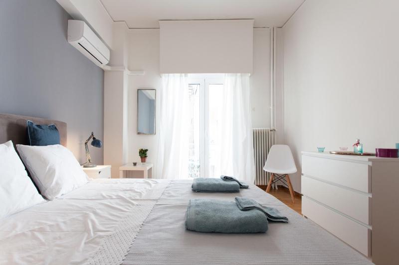 2 bdrm apt for up to 6 guests next to Acropolis museum - image 15