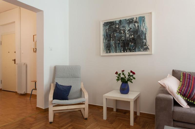 2 bdrm apt for up to 6 guests next to Acropolis museum - image 11