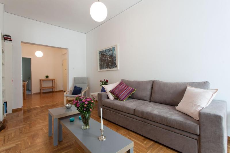2 bdrm apt for up to 6 guests next to Acropolis museum - image 9