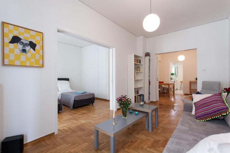 2 bdrm apt for up to 6 guests next to Acropolis museum - image 16