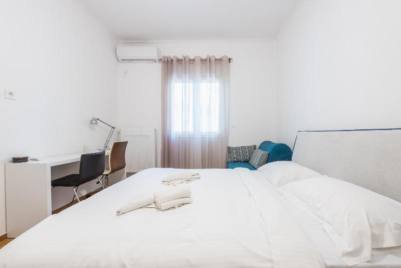 Fresh and Clean apt for 6 in Koukaki - image 10