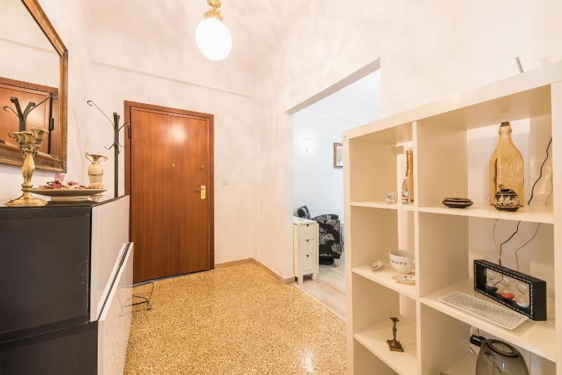 Fresh and Clean apt for 6 in Koukaki - image 4