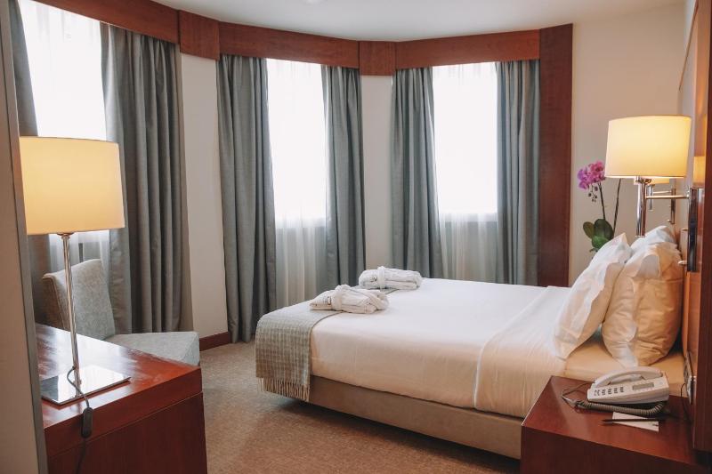 Deluxe Double Room image 1