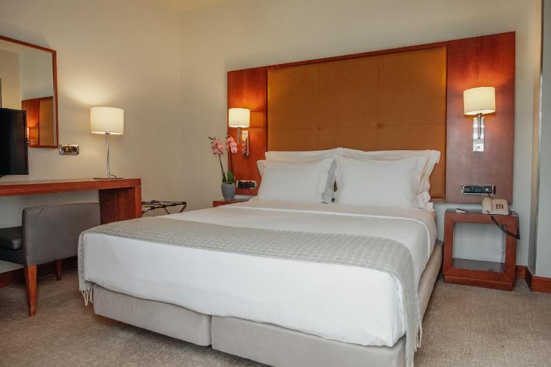 Deluxe Double or Twin Room with Private Terrace image 1