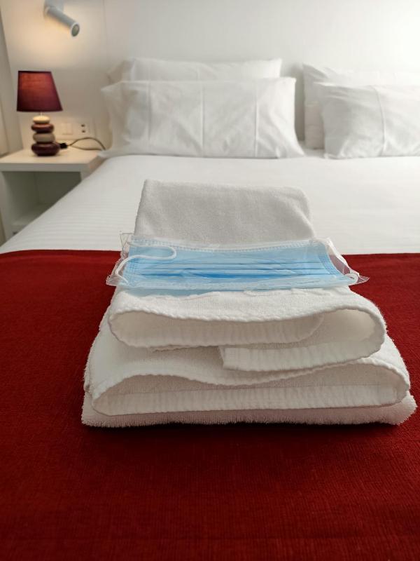 Standard Double Room image 4