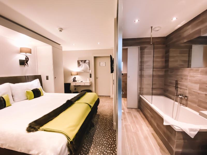 Standard Double Room image 3