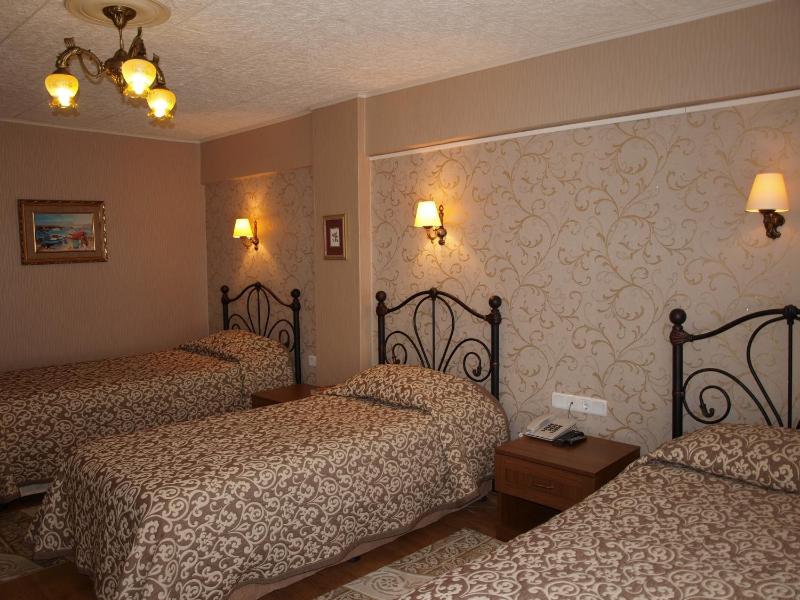 Standard Triple Room image 4
