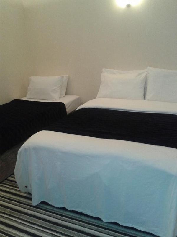 Family Room (3 Adults) image 4