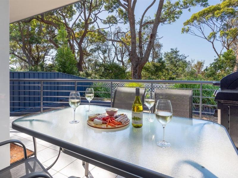 Lucys at the Bay - image 7