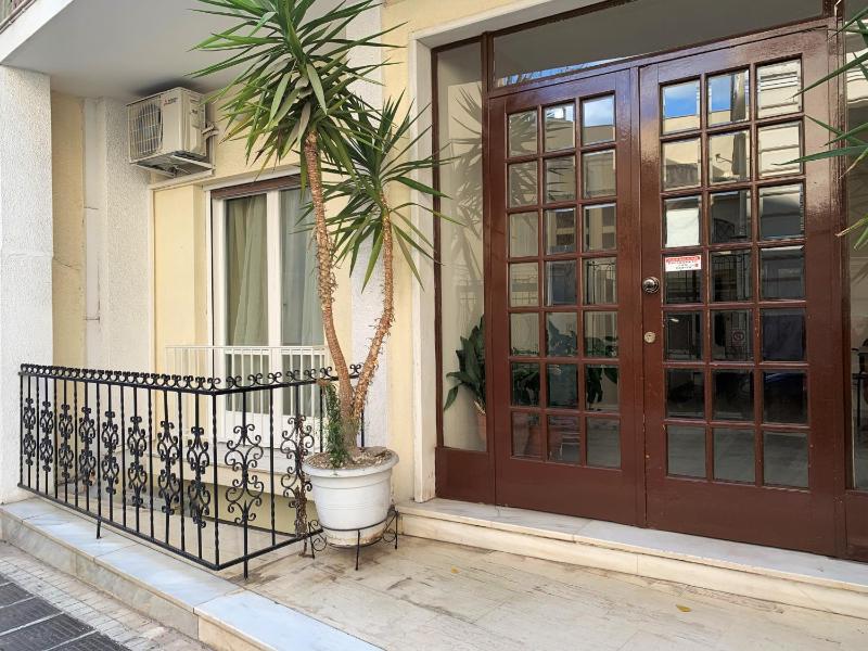 One-Bedroom Apartment image 1