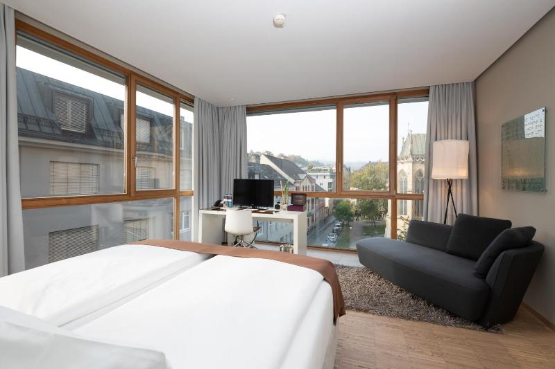Superior Double Room image 3