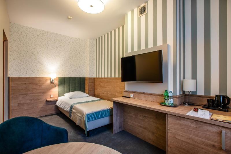  Single Room image 3