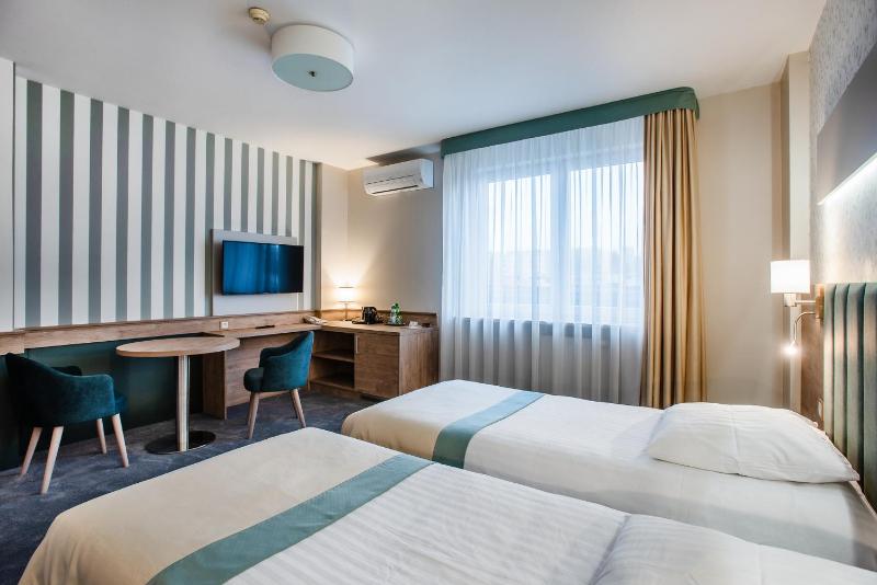 Double or Twin Room image 4