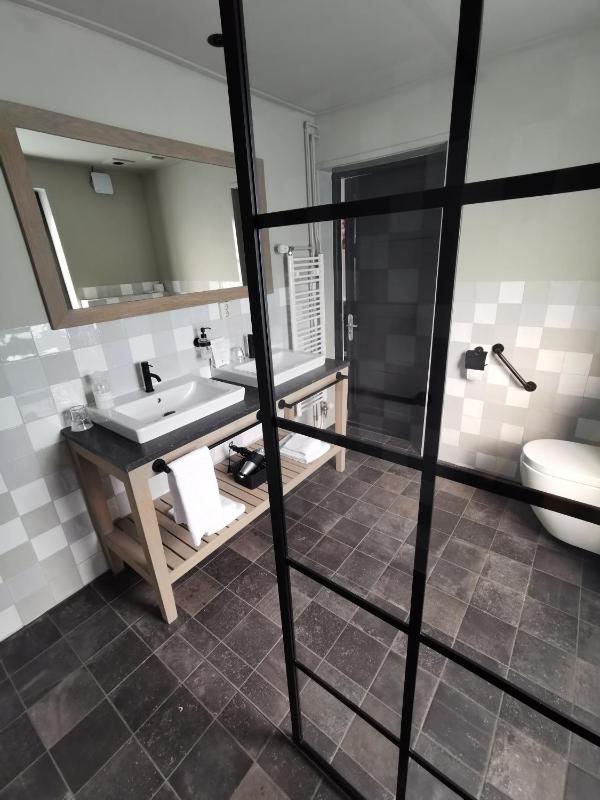 Suite image 2