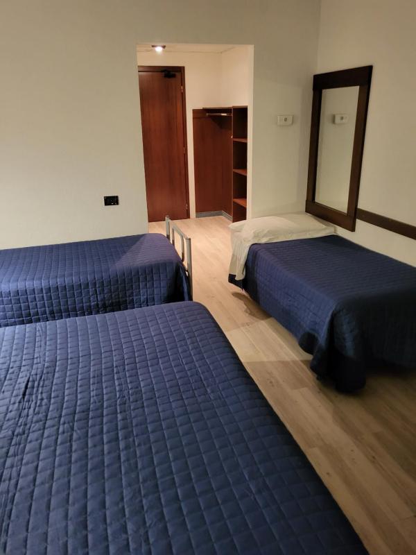 Superior Triple Room image 4