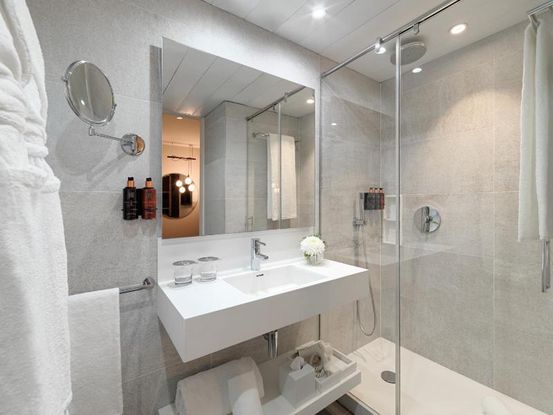 Classic Atrium Double Room image 4