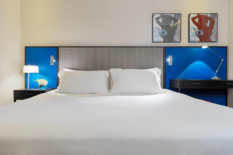 Classic Atrium Double Room image 3