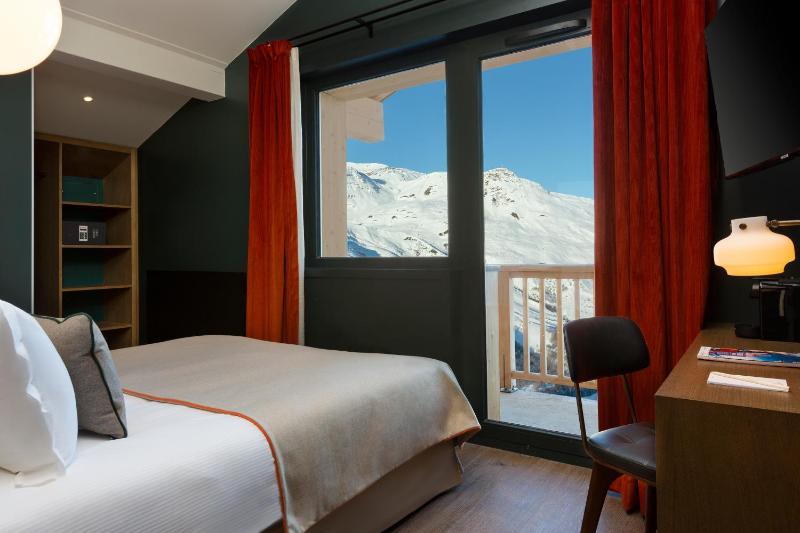 Standard Double Room image 3