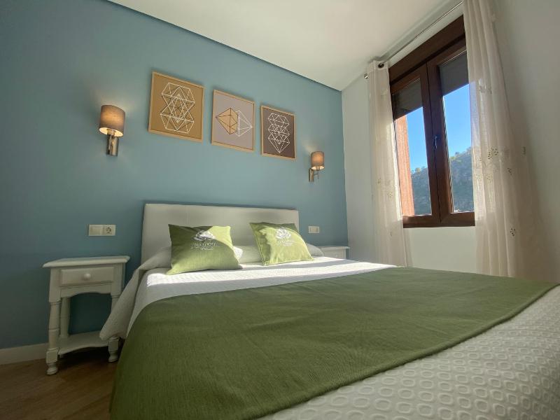 Standard Double Room image 3