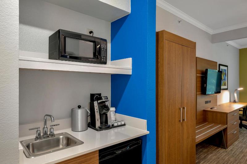 King Suite with Additional Kitchen Area image 1