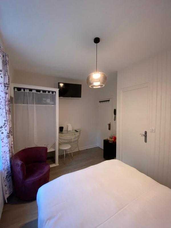Double Room with Garden View image 1