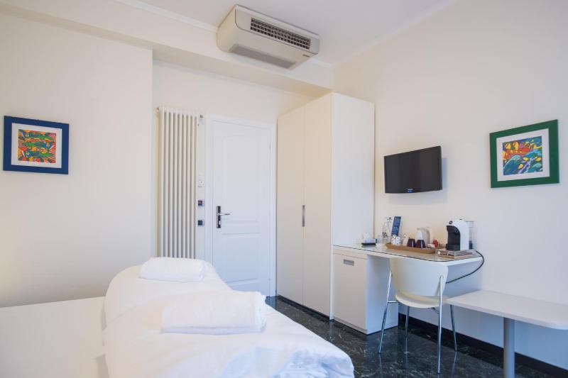 Hotel Garden - image 9