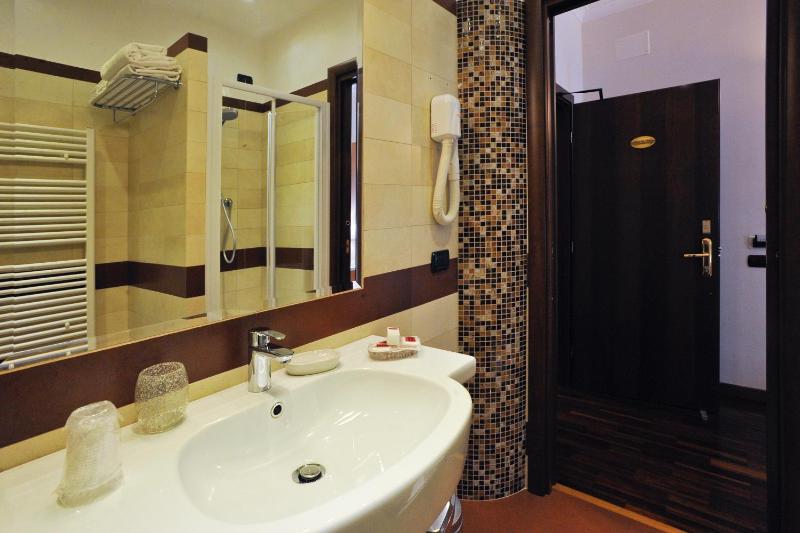 Triple Room image 1