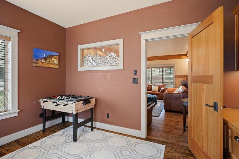 Four-Bedroom Holiday Home image 4