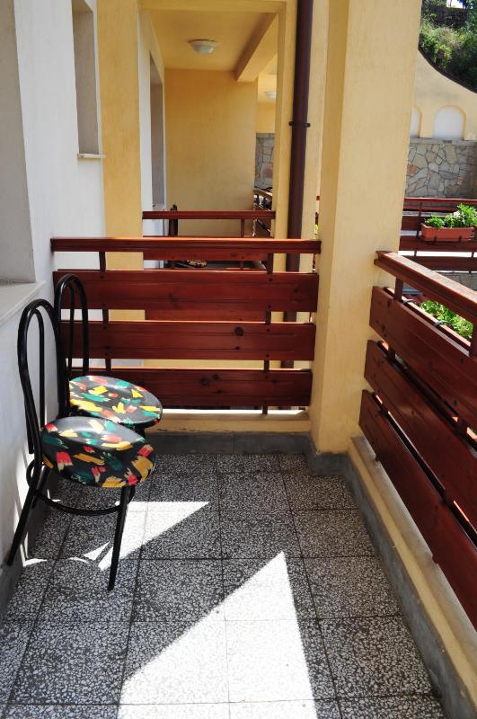 Twin Room with Balcony image 4