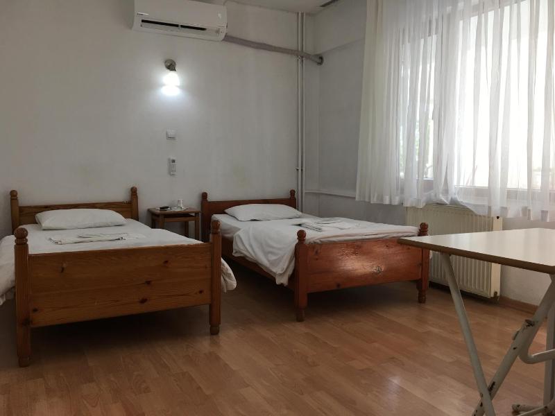 Double or Twin Room with Garden View image 2