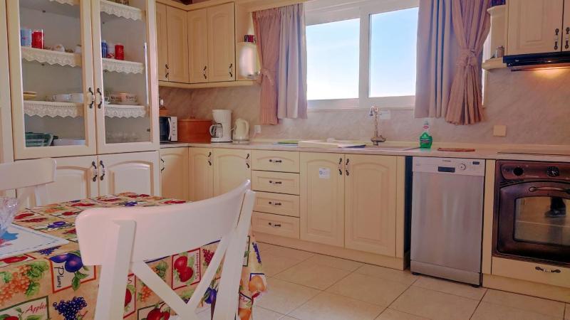 Nikolas House - image 8