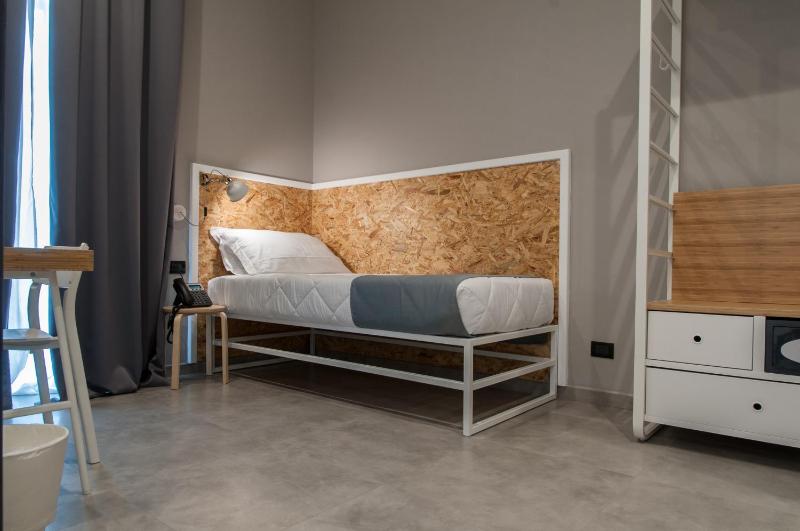 Single Room Superior image 2