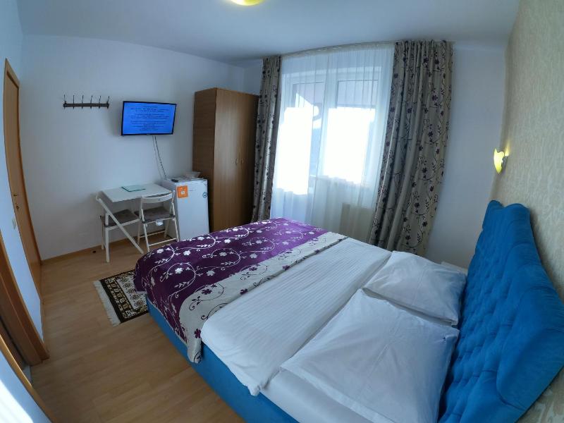Double Room with Mountain View image 1