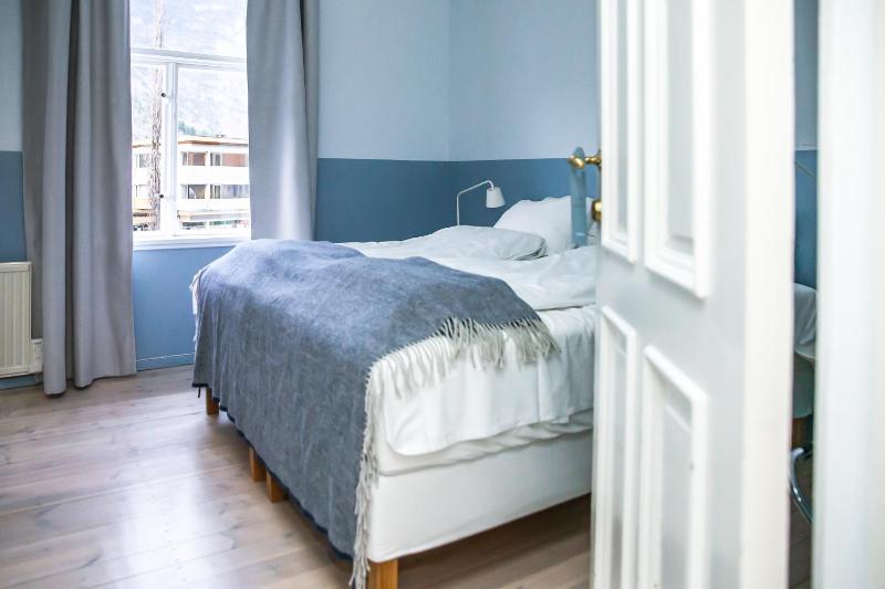 Double or Twin Room image 4