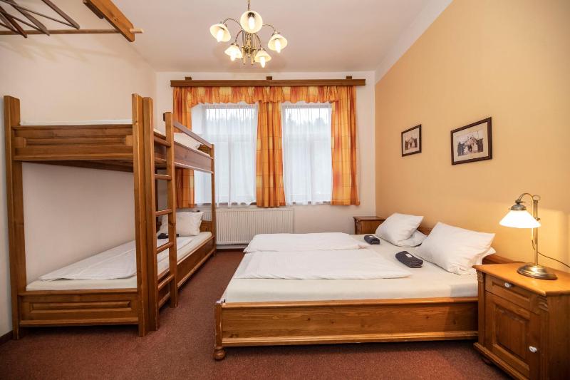 Quadruple Room image 3