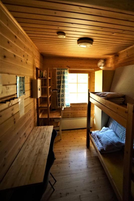 Twin Room with Shared Toilet image 1