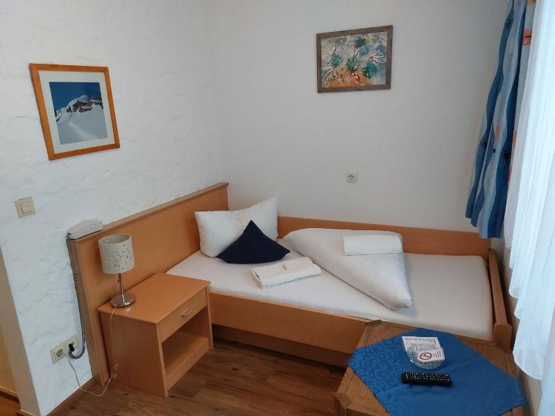 Single Room image 2