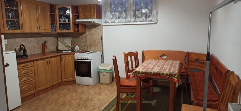One-Bedroom Apartment image 4