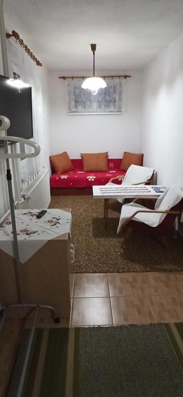 One-Bedroom Apartment image 2
