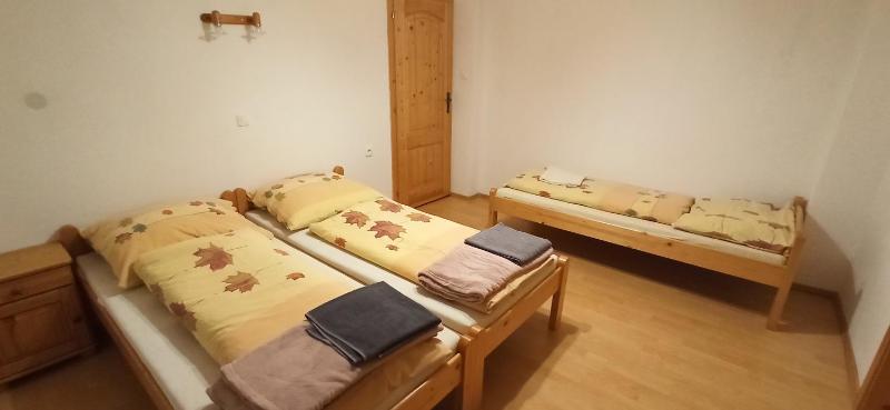 One-Bedroom Apartment image 3