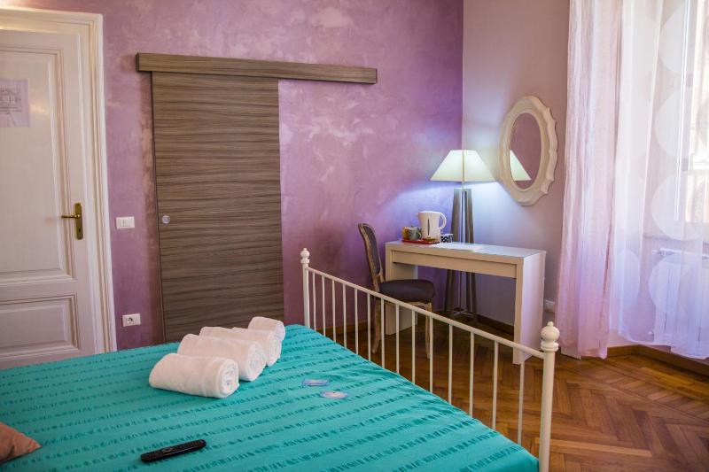 Quadruple Room with Bathroom image 4