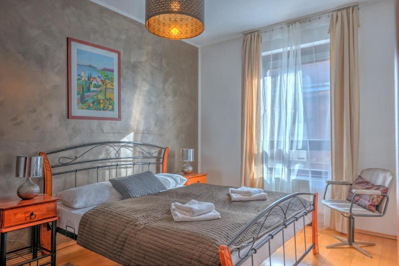 One-Bedroom Apartment image 1