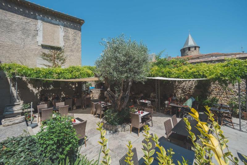 Hotel Le Donjon - Coeur de La Cite Medievale - image 10