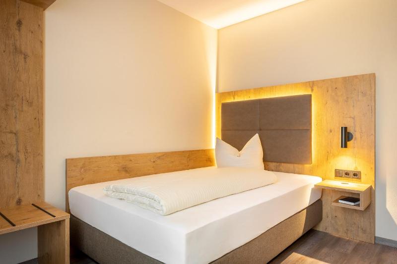 Single Room image 3