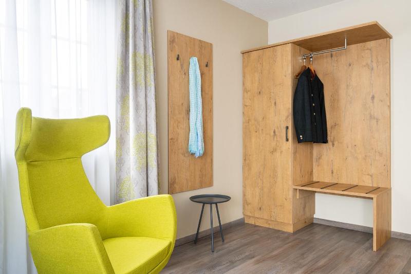 Single Room image 4