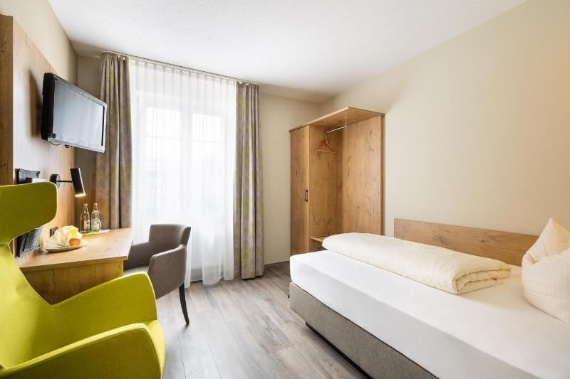 Single Room image 2